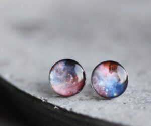 Lila világűr orvosi acél beszúrós fülbevaló - Övcsatbolt