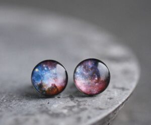 Lila világűr orvosi acél beszúrós fülbevaló - Övcsatbolt