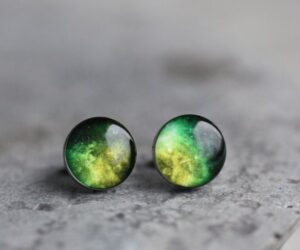 Zöld világűr orvosi acél pötty fülbevaló