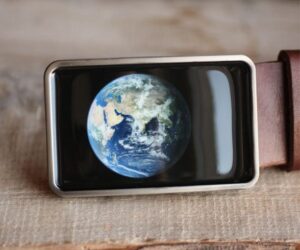 Földgömb szögletes övcsat