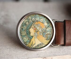 Mucha: Zodiákus kerek övcsat