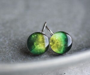 Zöld világűr nemesacél függő fülbevalók - Övcsatbolt