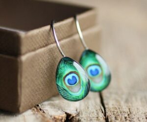 Zöld pávatoll csepp függő fülbevalók - Övcsatbolt